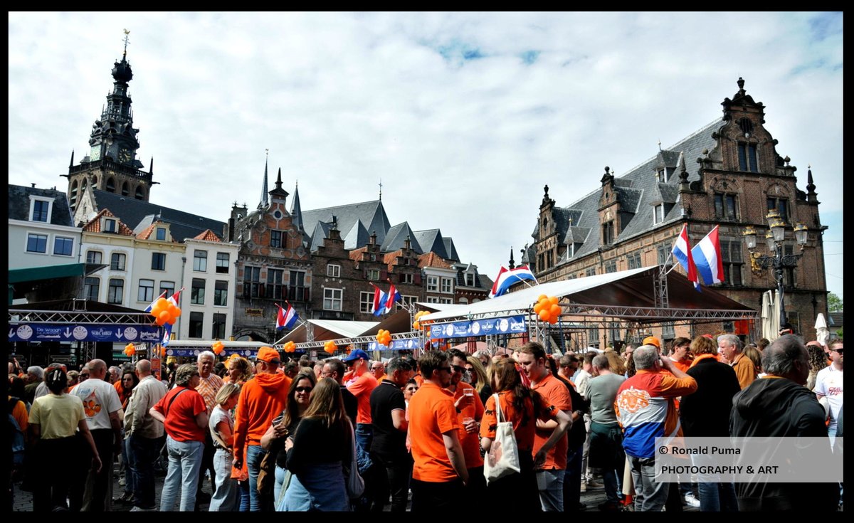 RonaldPumaPhoto's tweet image. Maandag 27 april 2026. #Nijmegen #Netherlands kleurt #Oranje op #Koningsdag/#KingsDay. #streetphotography #art/#kunst #fotografie #journalistiek. No #AI. (Meer/More: wp.me/pxVaI-7hf).