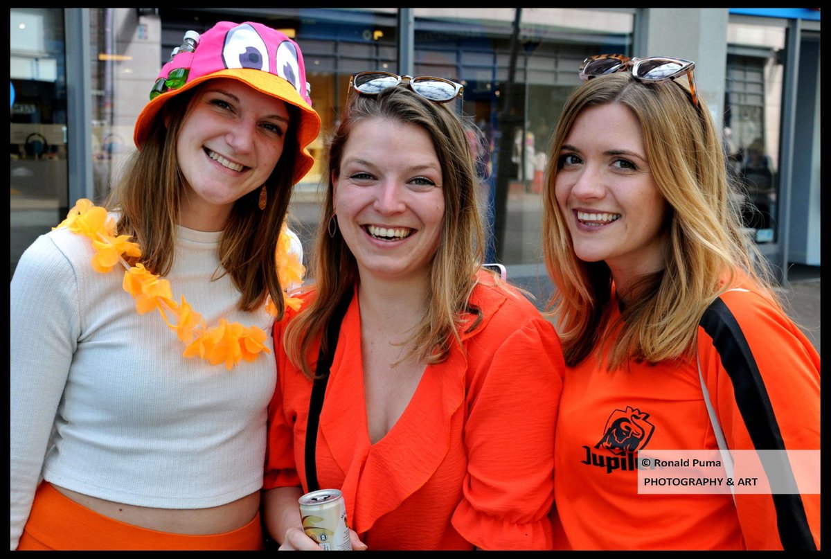 RonaldPumaPhoto's tweet image. Maandag 27 april 2026. #Nijmegen #Netherlands kleurt #Oranje op #Koningsdag/#KingsDay. #streetphotography #art/#kunst #fotografie #journalistiek. No #AI. (Meer/More: wp.me/pxVaI-7hf).