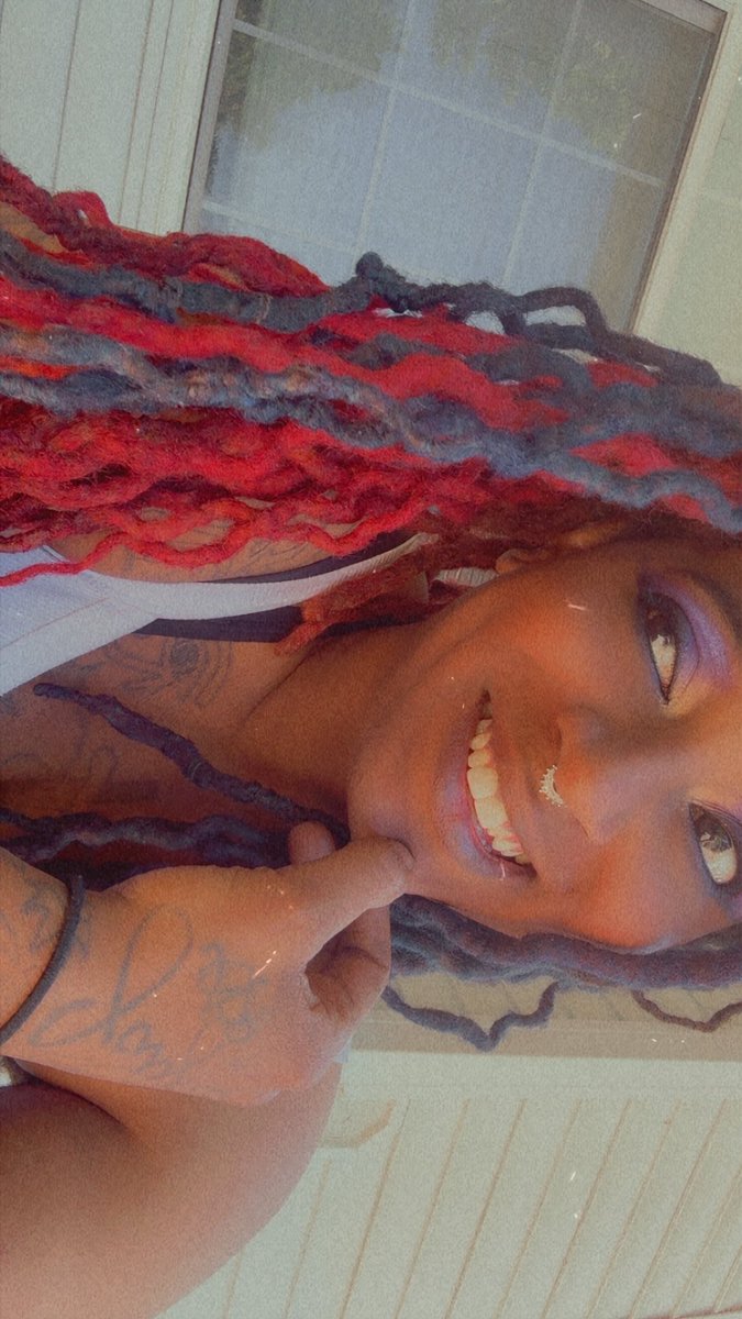 92sturdy's tweet image. Main Character Loaded 👑💁🏽‍♀️💎 #lookoftheday #gorgeous #artist #fypage #eyeshadowinspo