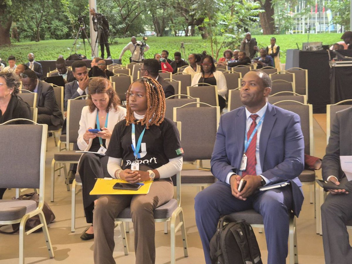 unicefcameroon's tweet image. At #WHS2026 in #Nairobi, Noella, a young #UReporter from Cameroon, showed how youth‑led digital health works best when online engagement meets community action.
“Digital health is about people.”
#YouthEngagement #DigitalHealth #ForEveryChild
