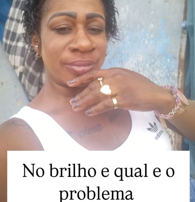 curadora de lixo tweet media