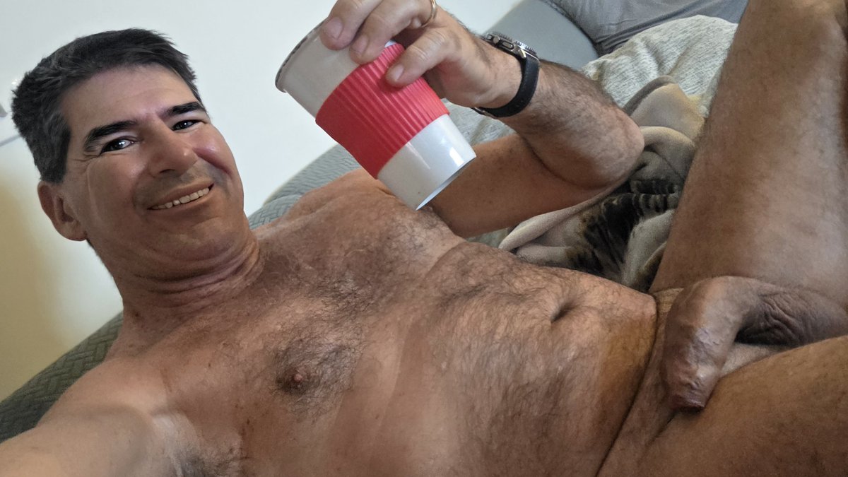 NakedDownunder tweet media