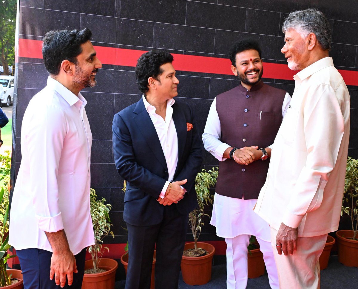 Lokesh_Naraa's tweet photo. Andhra University is not just an institution - it’s a 100-year legacy that has shaped generations and made Andhra Pradesh and India proud. From Physics to Politics, AU’s imprint is timeless.
#100YearsOfAU
#AUCentenaryCelebrations https://t.co/nYDCD5JyOU
