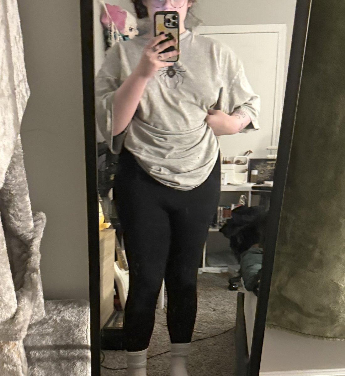 Awmtum's tweet photo. How do we feel about chubby girls in leggings? https://t.co/8TJDS8vTke