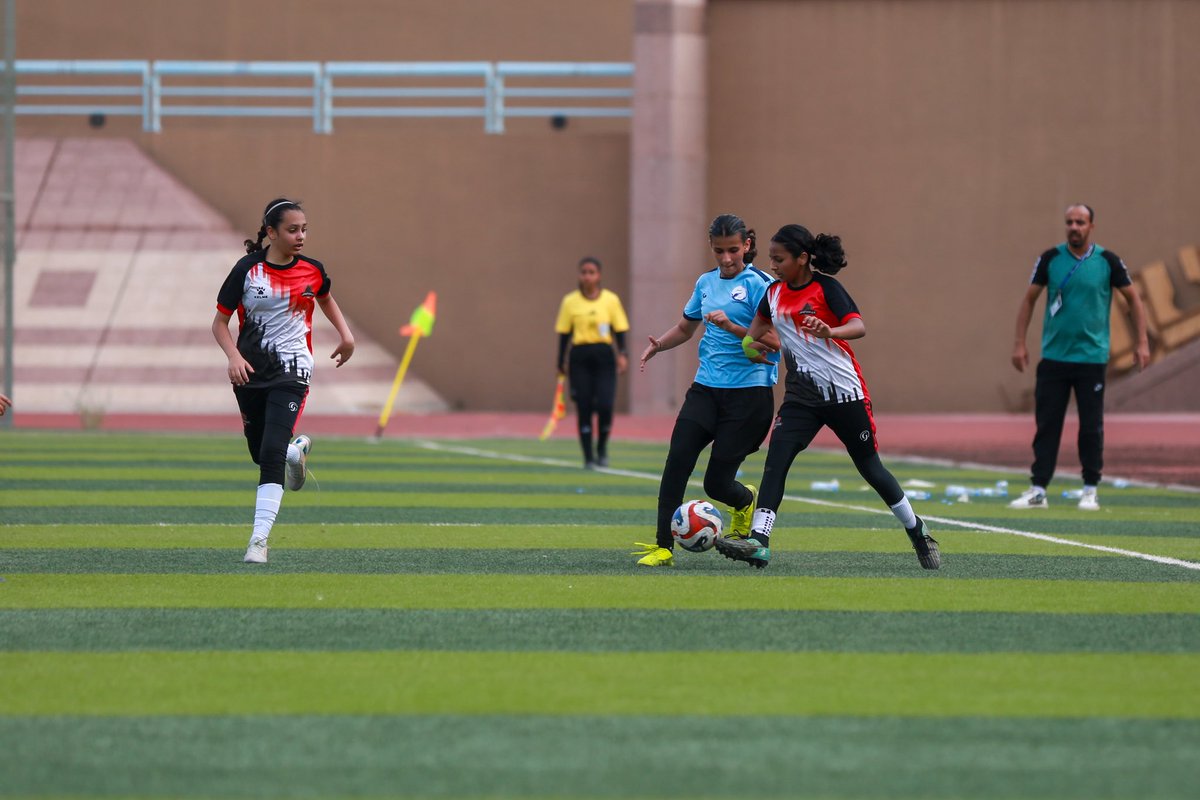 نادي منجم المواهب الرياضي سيدات ⚽️🏐🏀🏊 tweet media