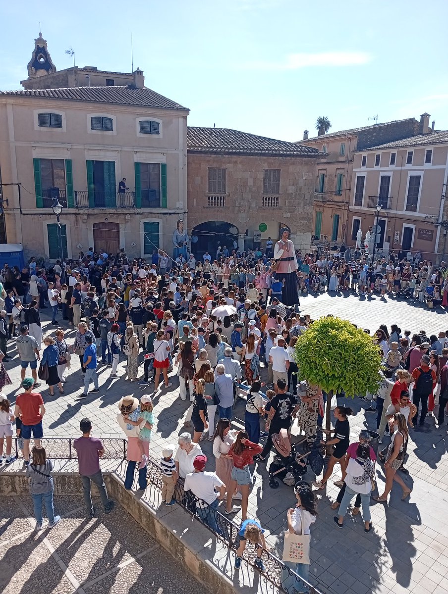 PP_SantaMaria's tweet photo. 🔵 Ahir vàrem gaudir d'un meravellos dia de Fira al nostre poble. Per Molts d'Anys!!
🌞🍭🌾🦅🎠🍯🍪🎡 https://t.co/GjCiV1mgmq