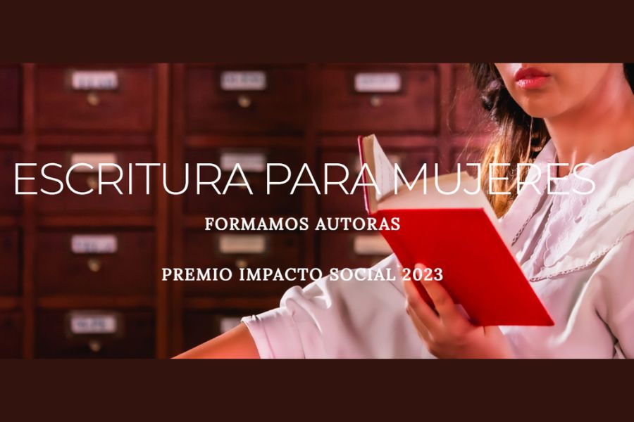 laciudad's tweet photo. Escritora impulsa el hábito lector y la escritura femenina en Chile https://t.co/hgt0aN2xzs https://t.co/atnzVuYREK