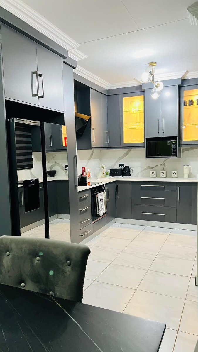 Ron_YNWA's tweet image. POV: you finally created the kitchen you used to save on your vision board. #Modernhome #kitcheninspo #homegoals 🥰❤️