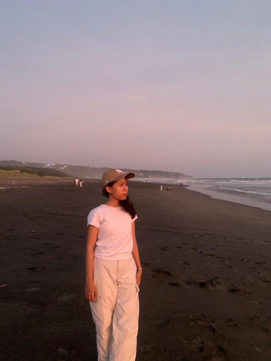 iniiasyaa_'s tweet image. [QUEER FRIENDSHIP APPLICATION] 

Name: nalaa/marin/ep
Age: 19
Occupation: nemenin orang kemana aja 
Zodiac: taurus
Height: 1**
Hobby: main sama temen (nongkrong/nugas) apa aja asal sm temen
Fun fact: gak tau selatan &amp;amp; utara, tapi tau kanan kiri🤭

#queer #pleasebemoots