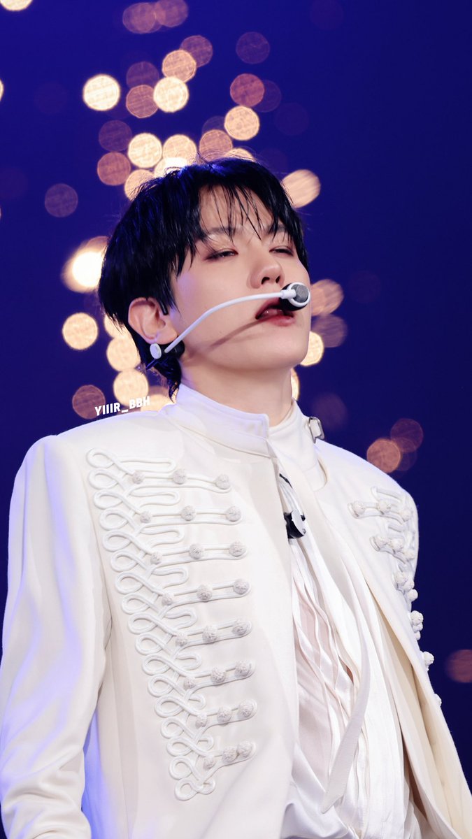YiiiR_BBH's tweet photo. 260426｜WiEA 

백마 왕자🥺

#边伯贤 #baekhyun #백현 #伯贤 #BAEKHYUN #ベクヒョン 

@B_hundred_Hyun 
@BAEKHYUN_INB100 https://t.co/20zLLX6Y5X