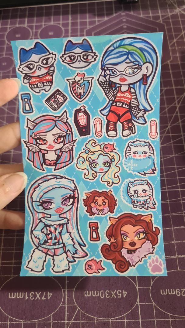 lunariarts's tweet photo. (⁠≧⁠▽⁠≦⁠) as cartelas do catarse desse mês já estão prontas e mt divas 

assina o catarse até o final de abril pra ter as recompensas de #monsterhigh

https://t.co/q1snL4qfbc https://t.co/4fnfsxliOE