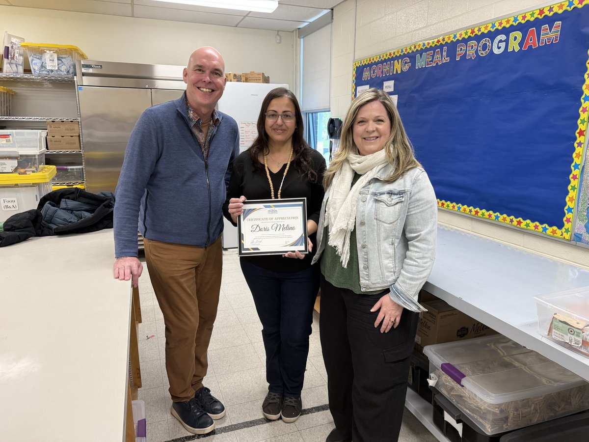 AFLToronto's tweet image. AFL had the privilege of visiting SNP coordinator, Doris Melino, at St. Victor to thank her for her incredible dedication to student nutrition and #tcdsb youth 😇 Thank you for being an #angelamongus ,we couldn’t do all we do for TCDSB students without your support.