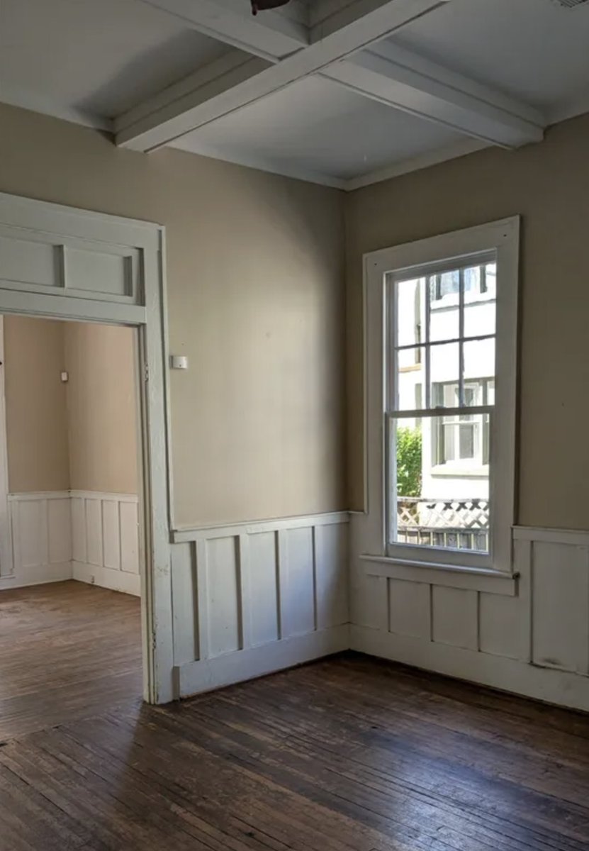 oldhouses100k's tweet image. $35K. Cheapest House of the Day! Sweet c.1920 #Alabama 
#ArtsandCrafts #Cottage. What an incredible deal to own this charming southern home. Enjoy the hardwood floors and built-ins. oldhousesunder50k.com/sweet-c-1920-a…