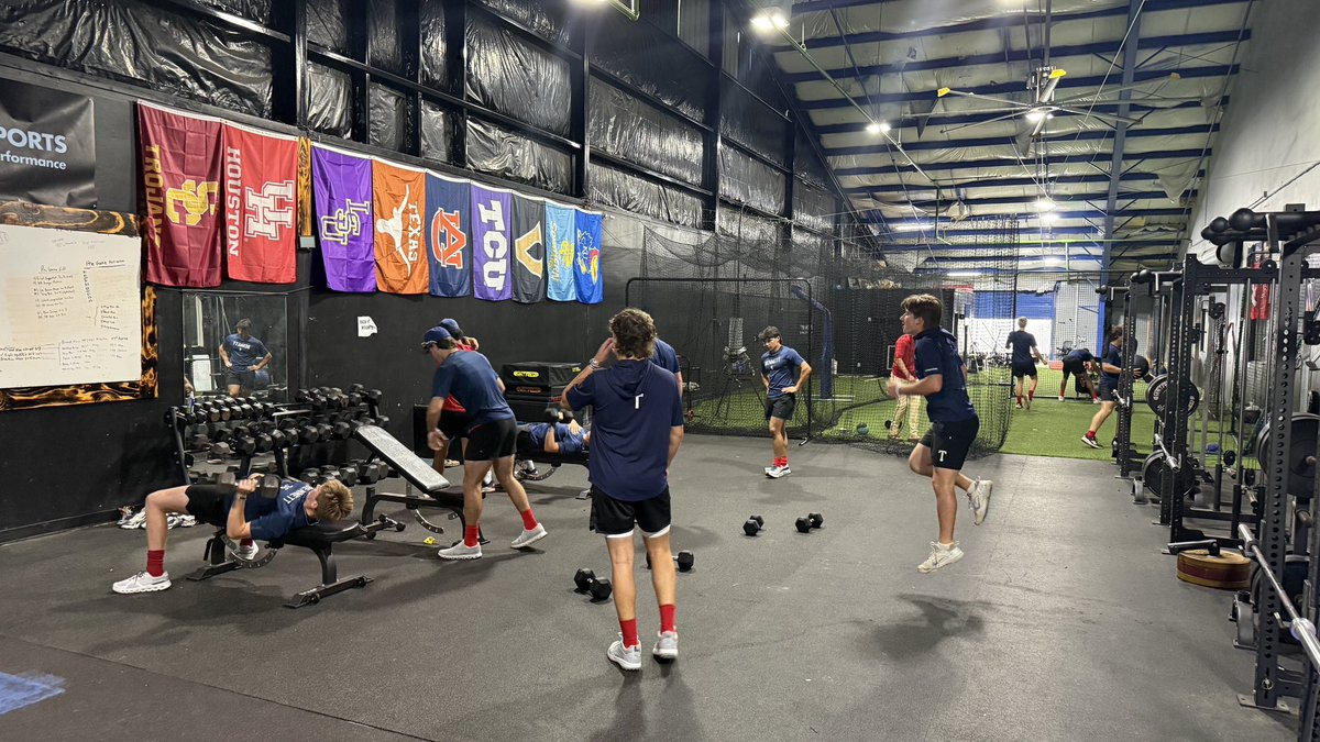 RusselReeder's tweet image. It’s #gameday at TBS, 11:30am start.  What’s Important Now… #WIN