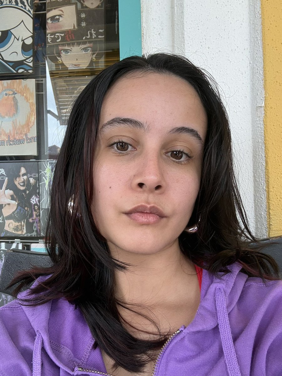 ilyanderov's tweet image. #hello from your boring friend ria ria