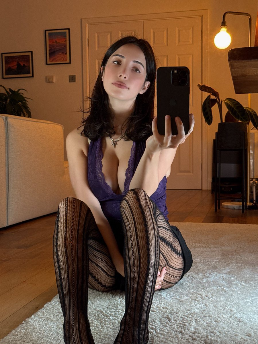 Liz tweet media