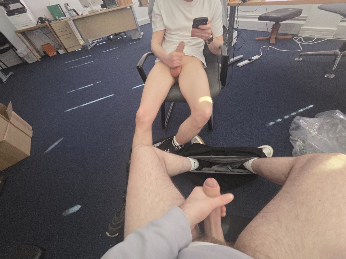 TPLGateshead's tweet photo. Went to a mates office for a wank

#chudai https://t.co/oTD7BvU0wz
