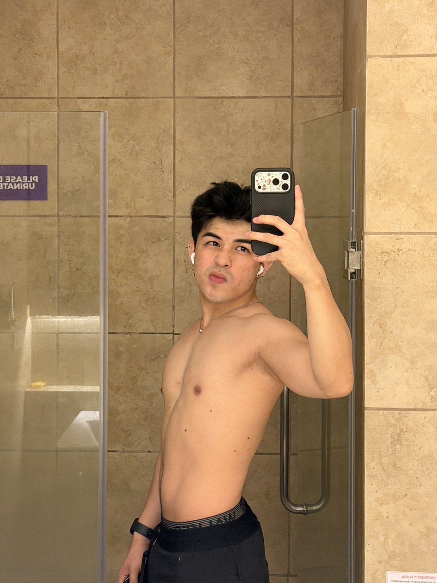 Jasper Louis ◡̈ tweet media