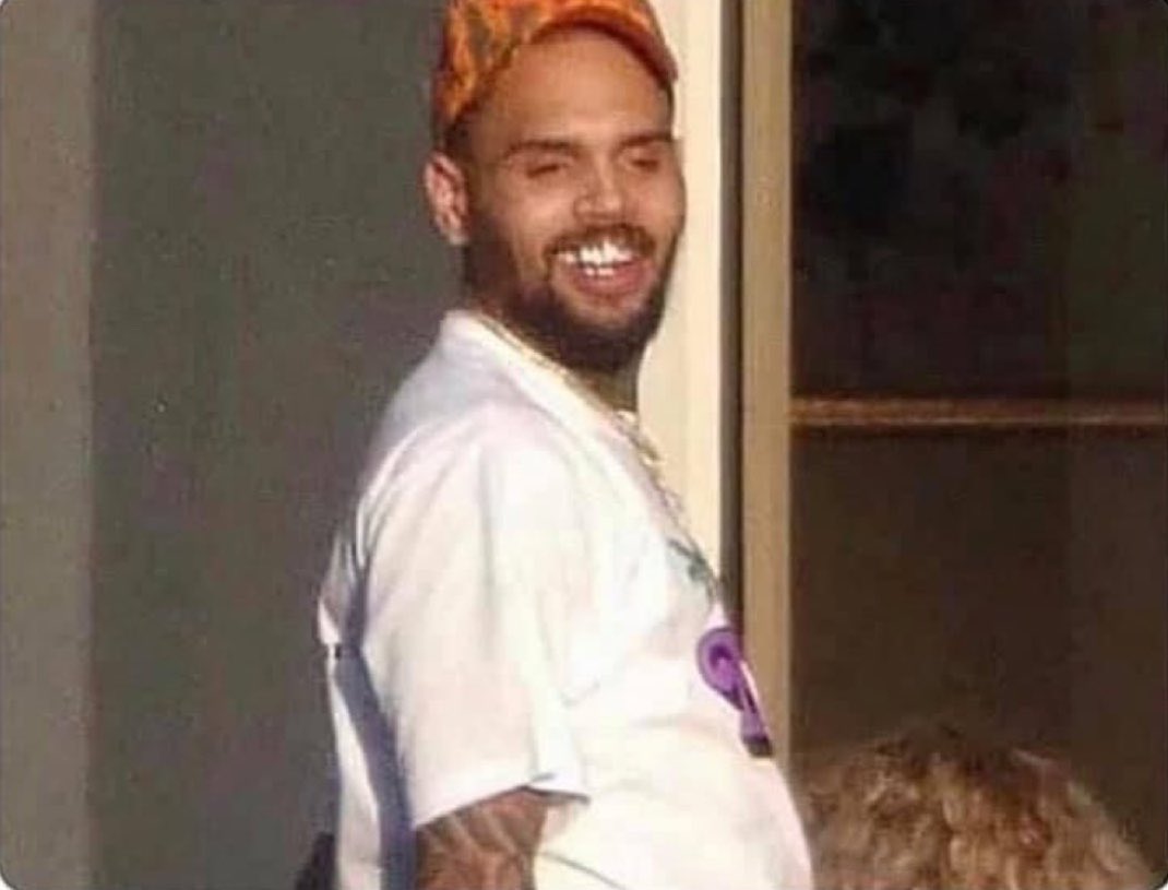 Zeeshyttt's tweet photo. when the 7th blunt is in rotation and you hear your name https://t.co/9prk73HhOK