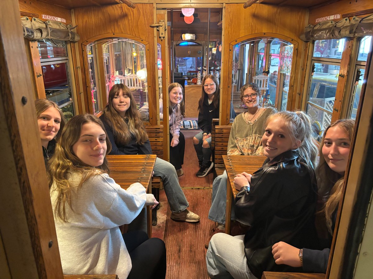 bloomfieldcsd's tweet photo. Our Senior Art Students at Artisan Works! 🎨✨

Several seniors got to visit Artisan Works in Rochester last week where they saw artwork, climbed into a classic car, and got a behind-the-scenes tour of areas not usually open to the public. It was a fun &amp; inspiring day! 
#BCSProud https://t.co/eENyjRoCcv