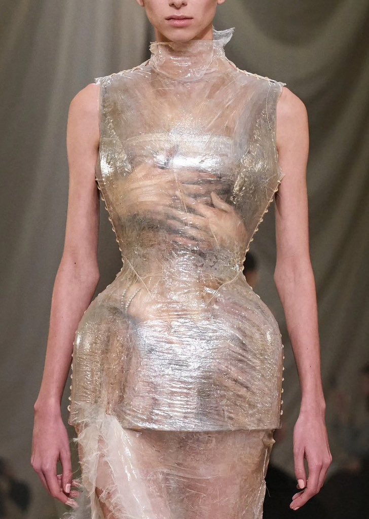 ميشا | FASHION tweet media