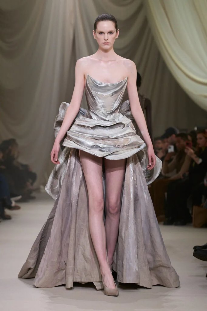 ميشا | FASHION tweet media