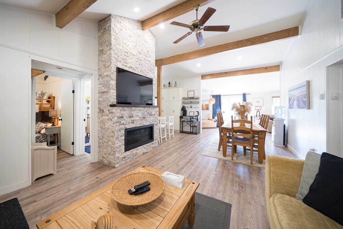 TeamKateAgents's tweet image. #ForSale! Welcome to 114 Hillview Crescent, a beautifully updated 3-bedroom, 1-bathroom home in Turkey Point with thoughtful renovations. Listed at $749,900.
#RealEstate #Norfolk

Revel Realty Inc. - The Kate Broddick Team
Kate Broddick - Real Estate Sales Representative