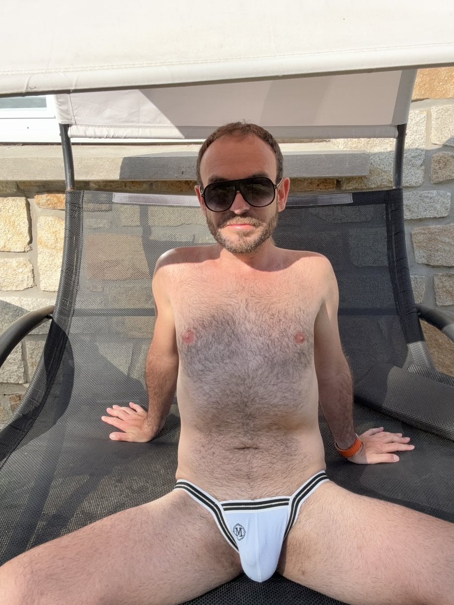 hairyBzhgay29 tweet media