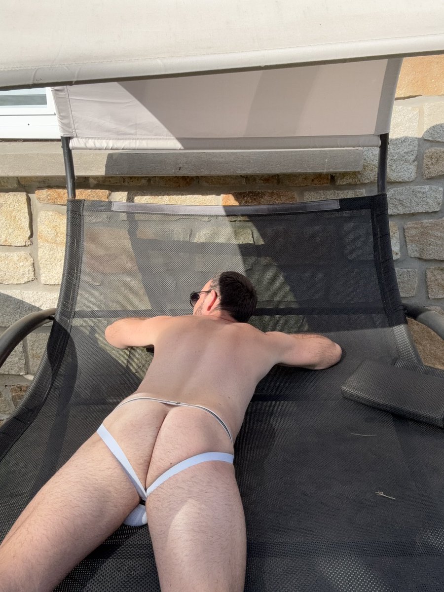 hairyBzhgay29 tweet media