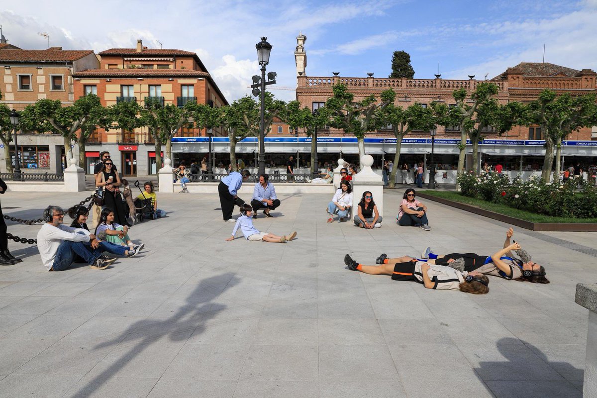 CulturaCMadrid's tweet photo. 📚 La @ComunidadMadrid cierra con éxito la primera edición de @Libro_MAD, que supera los 40.000 asistentes.

¡Gracias a todos por acompañarnos en el gran Festival del Libro de Madrid! 🙌🏻

+Info: https://t.co/B8ILPI7Npi 

#LIBROMAD https://t.co/O9lcl3SMw8