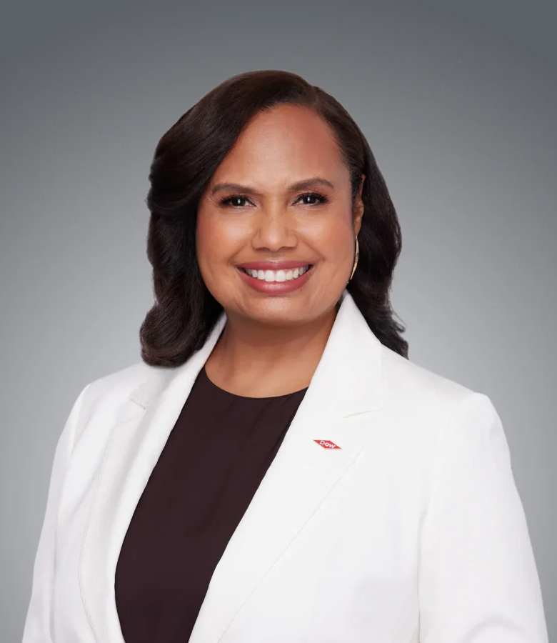 BlackNews's tweet image. Karen S. Carter Makes History as the First Black Woman to Be CEO of Dow Inc.

blackbusiness.com/2026/04/karen-…

#blacktwitter #black #blackwomen #blackwoman #blackhistory #melanin #blackgirlsrock #blackgirlmagic