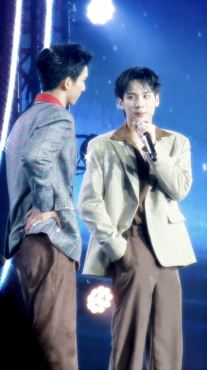 chaxter_'s tweet image. kt 
@swensurf @javabh28 

#SurfJavaFanMeeting  
#surfjava #swensurf #javabh