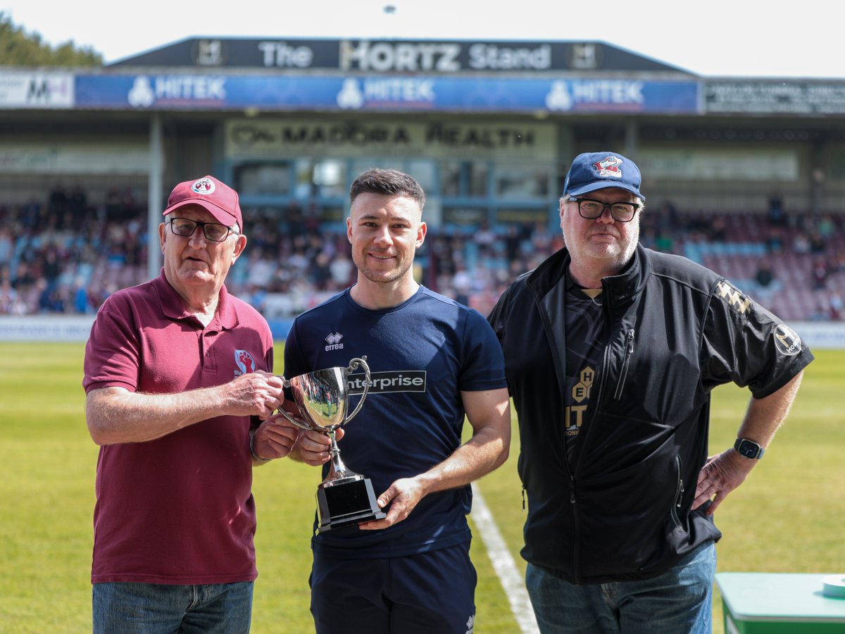 SUFCOfficial's tweet image. 🏆 𝐈𝐑𝐎𝐍 𝐓𝐑𝐔𝐒𝐓 𝐏𝐎𝐓𝐘

We welcomed John Needham and David Scott, representing the @IronTrust, pitchside on Saturday as they presented their player of the season award to Callum Roberts.

#UTI #IRON