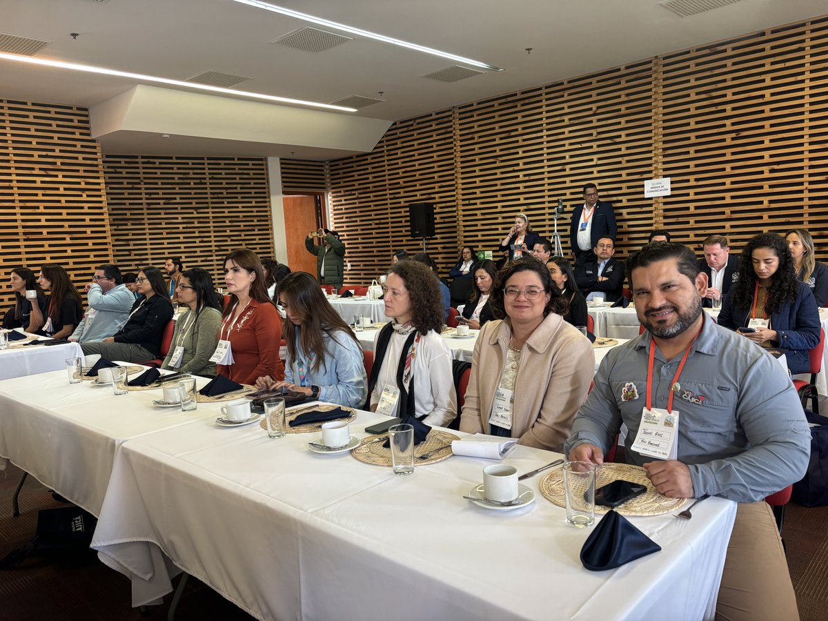 FAOBrasilCoop's tweet photo. 🇨🇴 Iniciamos la jornada de #SistemasAlimentariosUrbanos en Cajicá junto a autoridades locales para conocer las experiencias de combate a desperdicio de alimentos y huertos urbanos.
#CooperaciónSurSur https://t.co/NzTnigDyx7