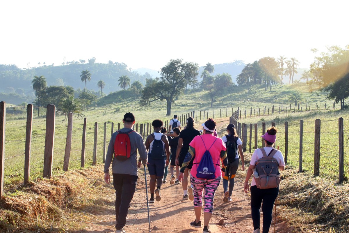 mococahub's tweet photo. No dia 26/04, foi realizada a 1ª Caminhada Ecológica Mococa Hub, com percurso de 6,5 km, passando por regiões rurais da cidade. O roteiro teve saída às 7 h da manhã, com cerca de duas horas para completar todo o trajeto, com subidas e descidas em meio à natureza. https://t.co/vwYuaA3vSW
