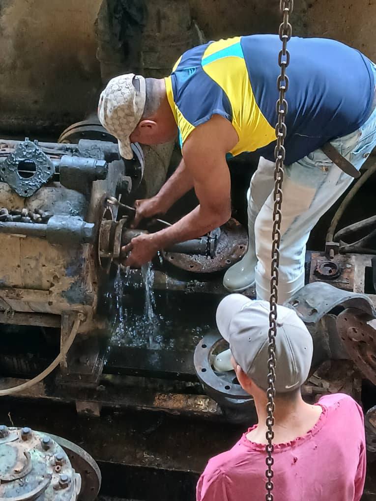 Trabajadores de la UEB Acueducto Taguasco dan respuesta tras rotura del Equipo de bombeo que abastece a los poblados de Siguaney y Zaza del Medio. Eaass #AySCuba #SanctiSpíritusEnMarcha #1Mayo