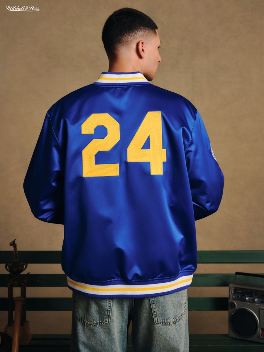 Mitchell & Ness tweet media
