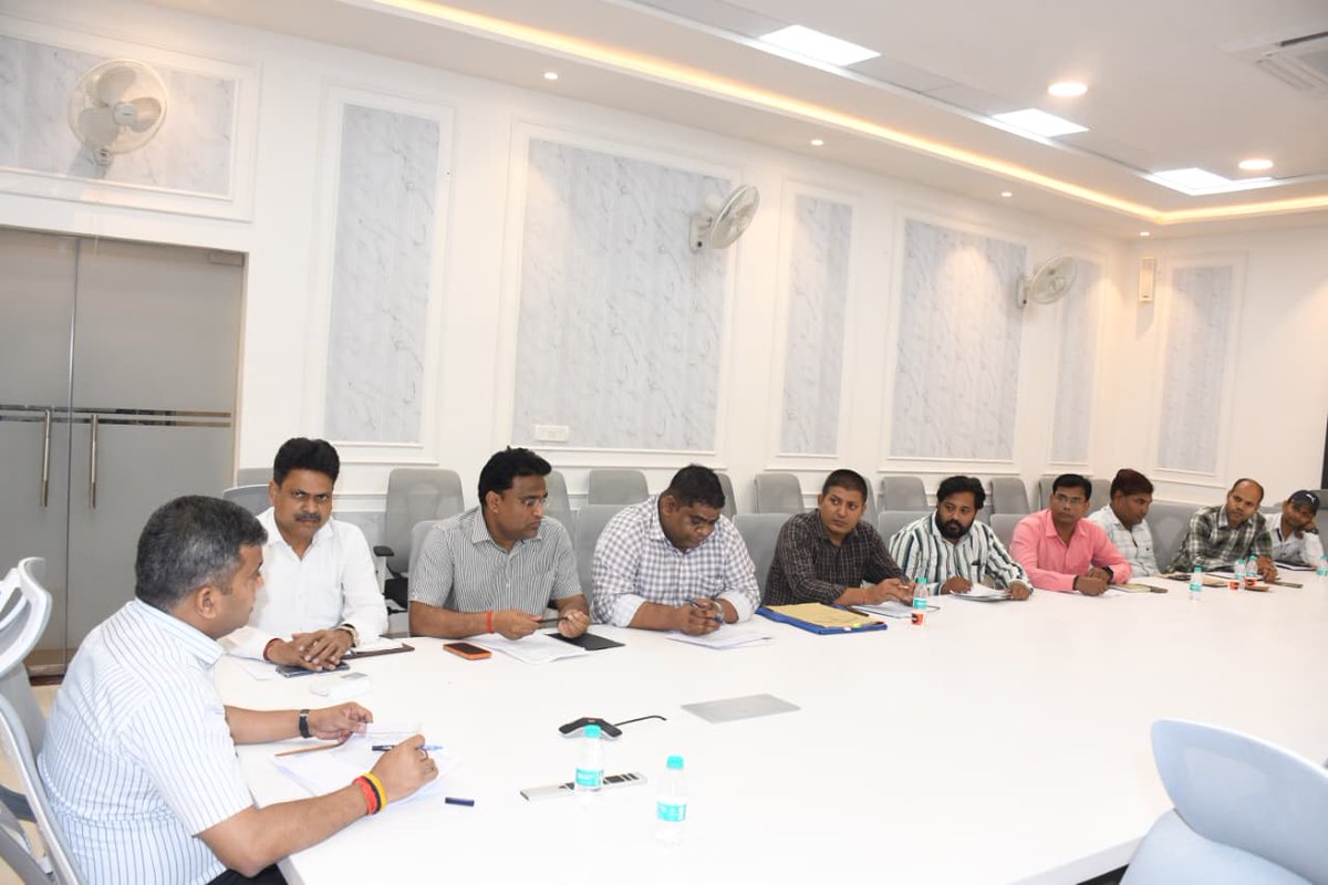 DM Prayagraj tweet media