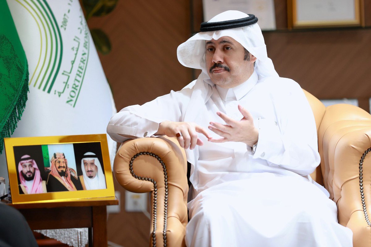NBU_KSA's tweet photo. التقى رئيس #جامعة_الحدود_الشمالية أ.د.أحمد بن علي الرميح، بوفدٍ من الطالبات الزائرات لمجلس الشورى، حيث اطّلع على أبرز ما تضمنته الزيارة من برامج ولقاءات، مؤكدًا أهمية هذه الزيارات في تنمية وعي الطالبات، وتعزيز ارتباطهن بالمؤسسات الوطنية. https://t.co/Tvn3P5SHNP