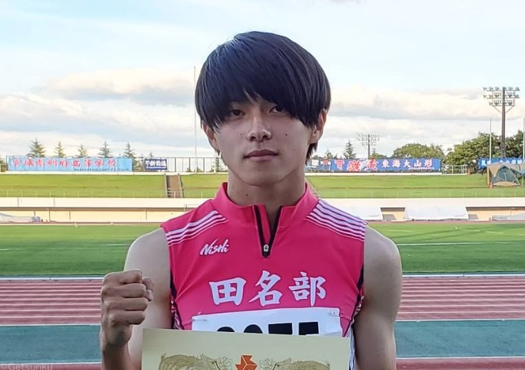 KazuyaHero58201's tweet photo. ピンクユニのイケメン陸上部員 https://t.co/5OZE893Un9