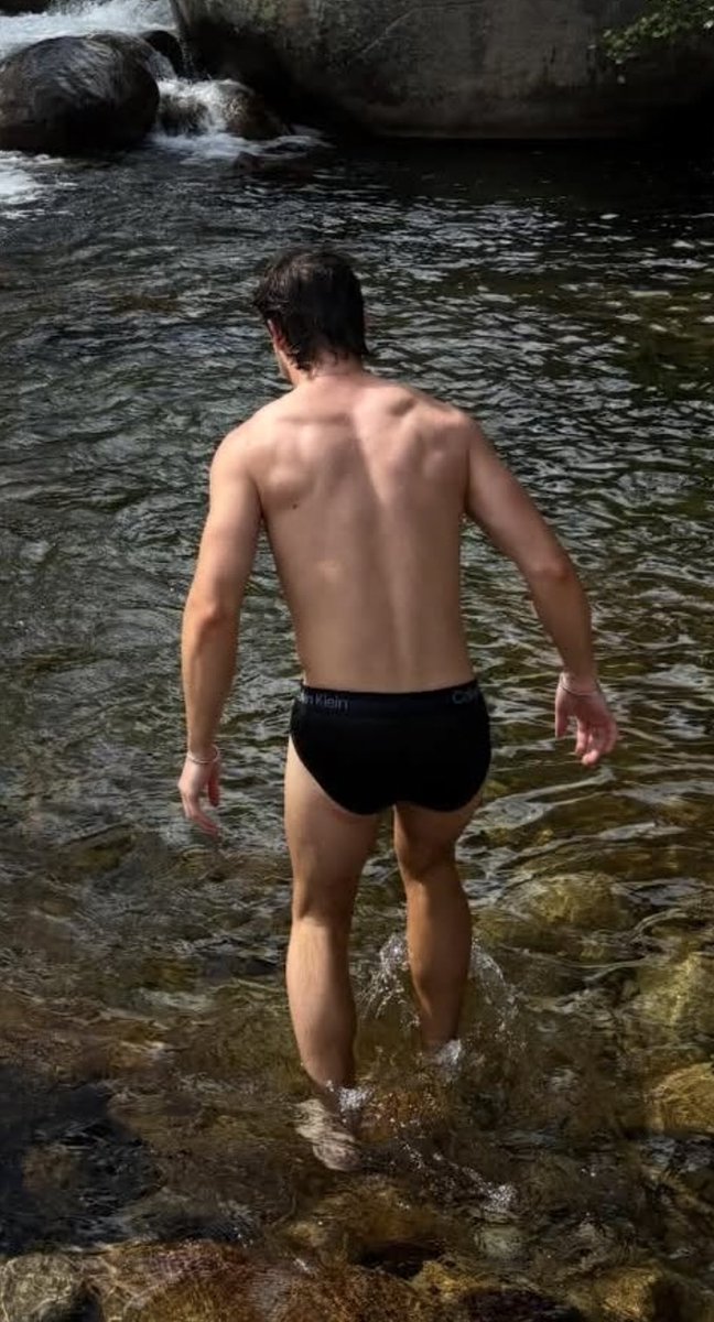 Show_Me_Briefs's tweet photo. Black Calvin Klein Briefs (2026) https://t.co/ca0ZLH13kS