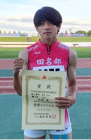 KazuyaHero58201's tweet photo. ピンクユニのイケメン陸上部員 https://t.co/5OZE893Un9