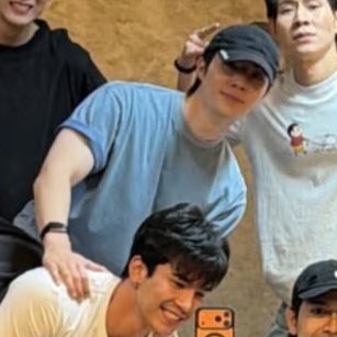 ᨦ ลอลอ ྀིᨩ tweet media