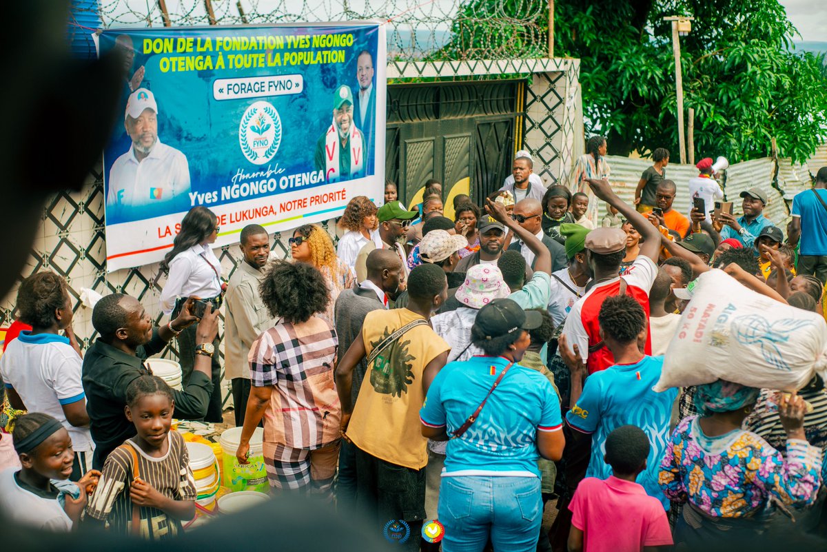 yvesngongo7's tweet photo. Une action concrète pour améliorer le quotidien de notre population. ​L’Honorable Yves NGONGO : Agir pour le bien-être de tous.
​#YvesNgongo #Ngaliema #EauPotable #ActionSociale #Kinshasa #Developpement https://t.co/x1uKjllPSm