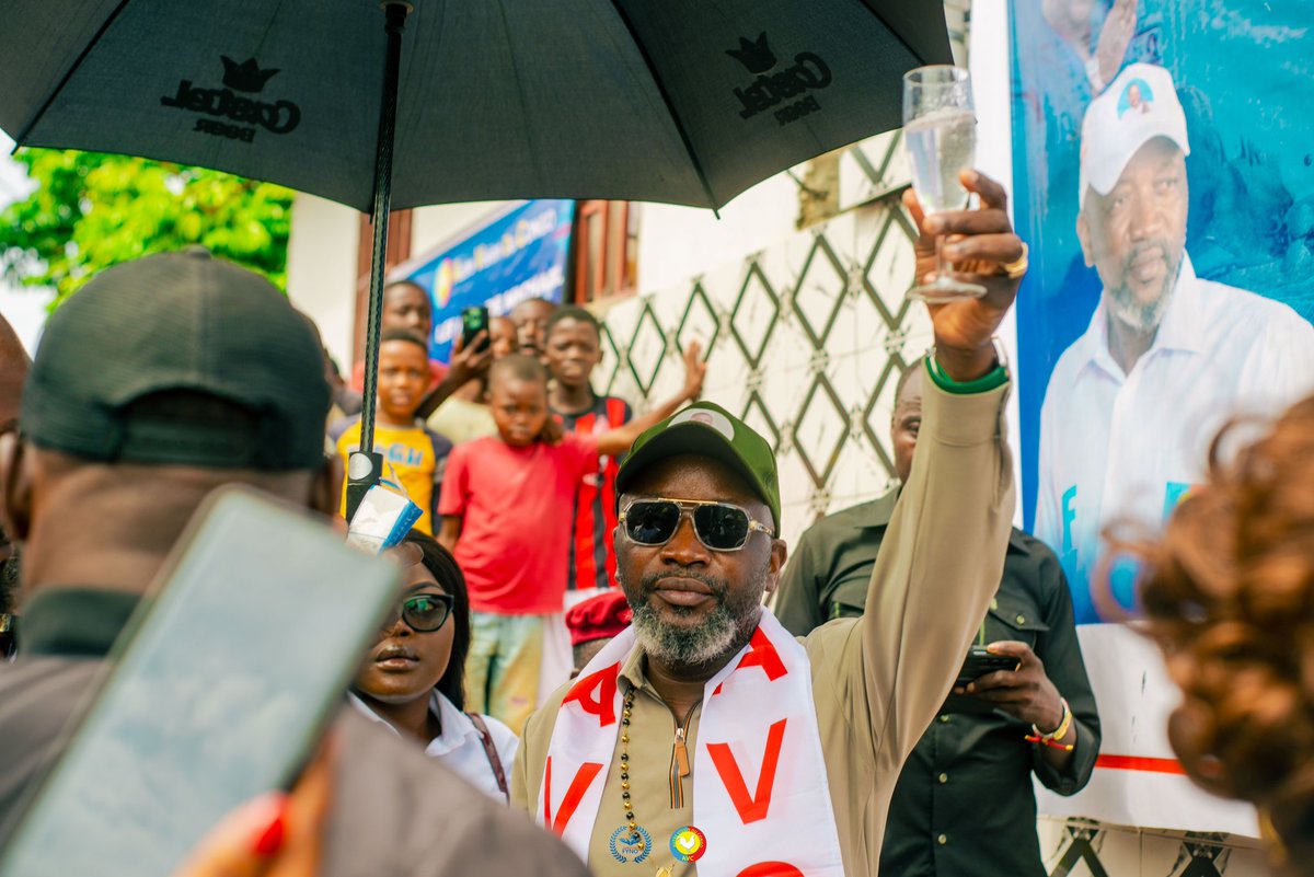 yvesngongo7's tweet photo. Une action concrète pour améliorer le quotidien de notre population. ​L’Honorable Yves NGONGO : Agir pour le bien-être de tous.
​#YvesNgongo #Ngaliema #EauPotable #ActionSociale #Kinshasa #Developpement https://t.co/x1uKjllPSm