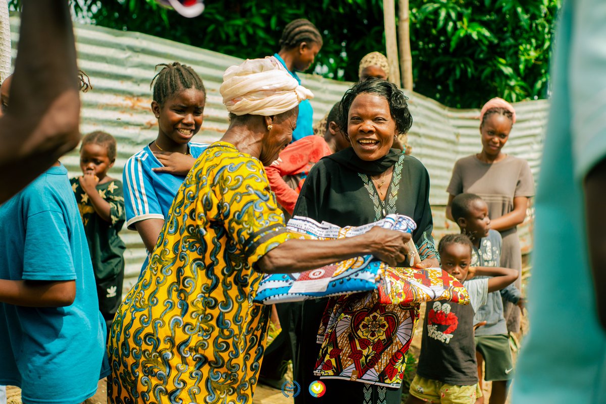 yvesngongo7's tweet photo. Une action concrète pour améliorer le quotidien de notre population. ​L’Honorable Yves NGONGO : Agir pour le bien-être de tous.
​#YvesNgongo #Ngaliema #EauPotable #ActionSociale #Kinshasa #Developpement https://t.co/x1uKjllPSm