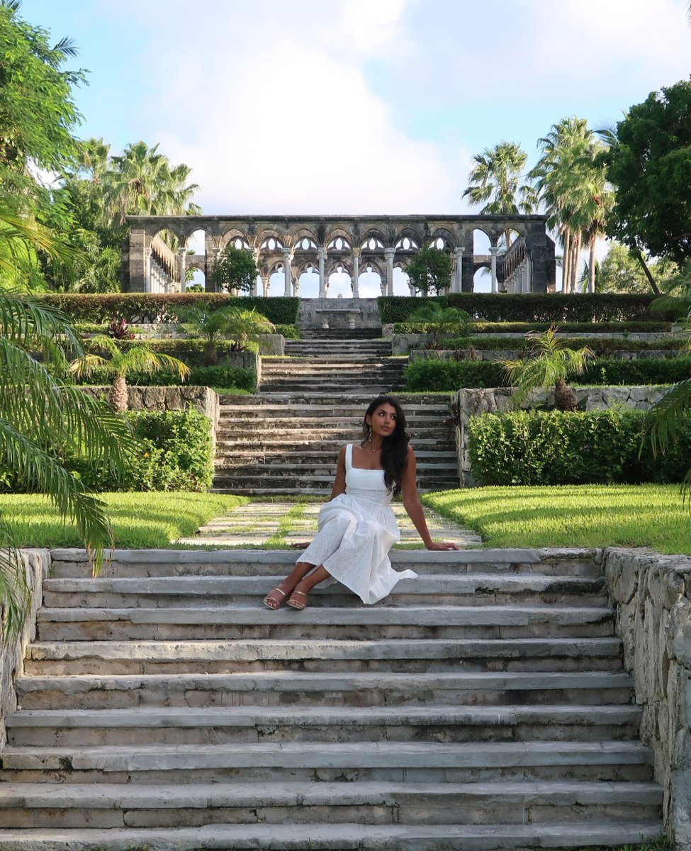 FSOceanClub's tweet image. Where design meets landscape. The Versailles Gardens showcase the history and elegance of #FSOceanClub, offering an oasis framed by architecture and lush greenery.

📷 Photo by: @chhaviverg

#FSOceanClub #FourSeasons