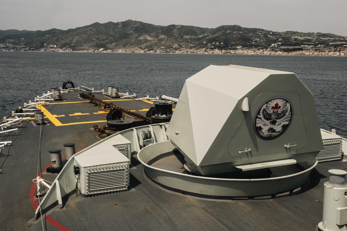 ReadyAyeReady's tweet image. HMCS Ville de Quebec transits The Strait of Messina, while sailing as a part of the UK-led Carrier Strike Group, during Op HORIZON, in the Mediterranean Sea, on 04 May 2025. Photo by: Corporal Brendan Gamache, Formation Imaging Services #RCN #Photos #History