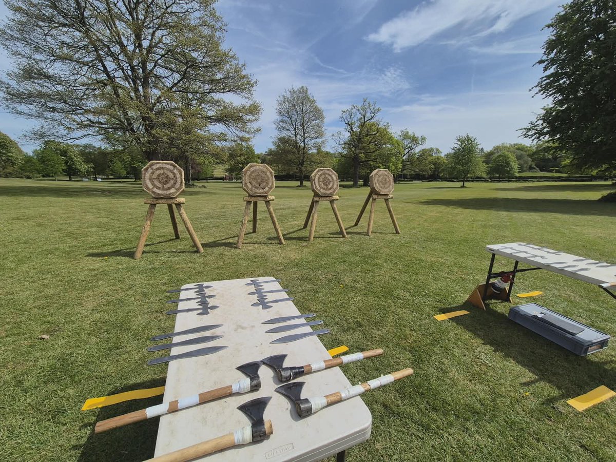 AltitudeEvents's tweet image. It was #SundayFunday for these lucky boarders in #Surrey this weekend who took part in a #MobileAxeThrowing session.

#SurreyAxeThrowing #AxeThrowingHire