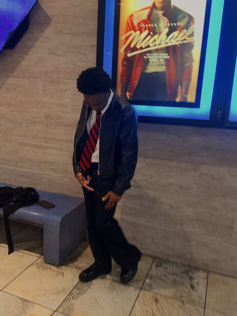 Money_Man_Marii's tweet image. Couldn’t go see my 🐐 without putting it on 🥶 #detroit #michael